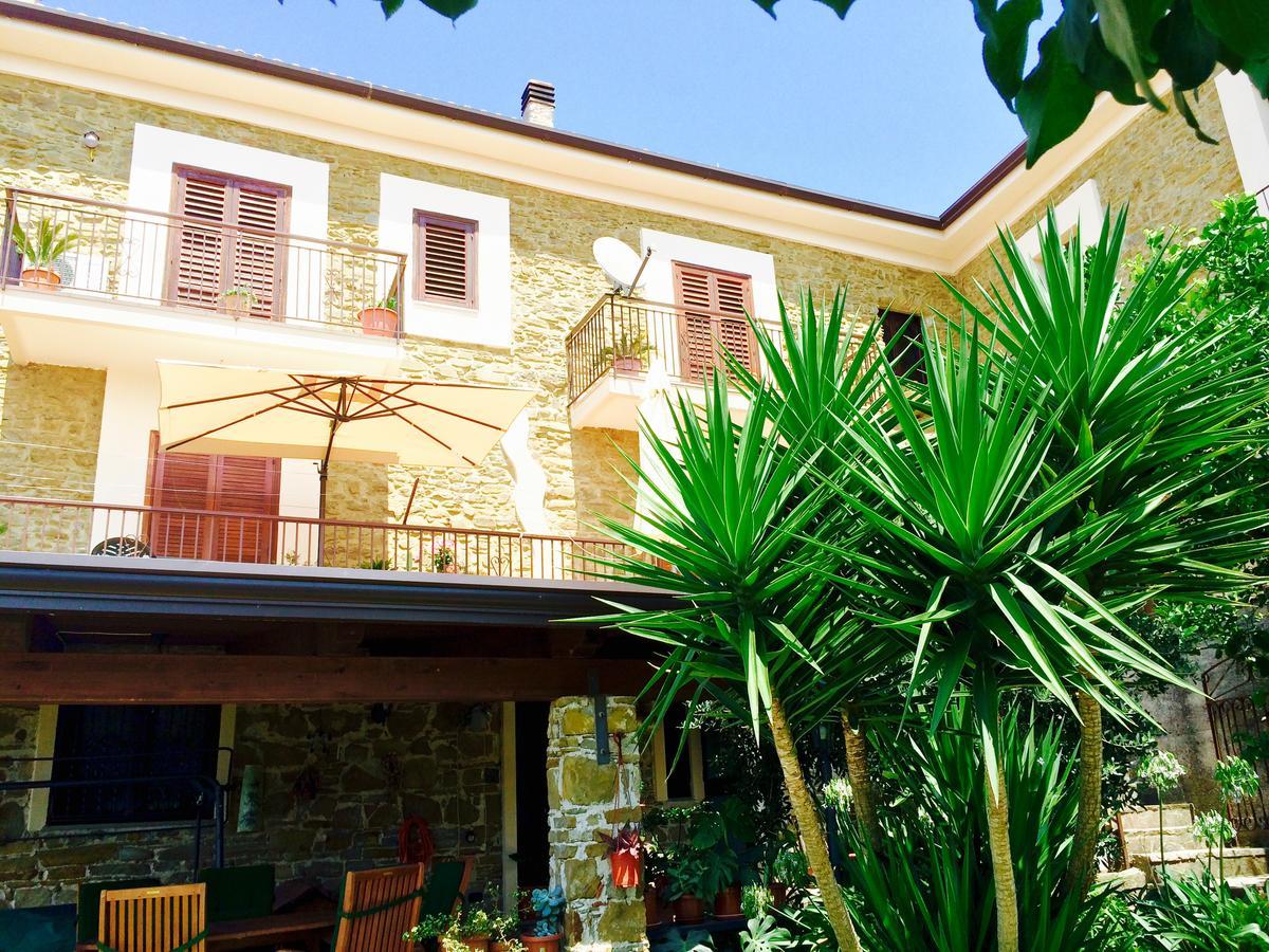 Pozzo Medievale Prignano Cilento Exteriér fotografie