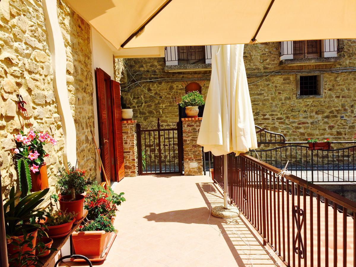 Pozzo Medievale Prignano Cilento Exteriér fotografie